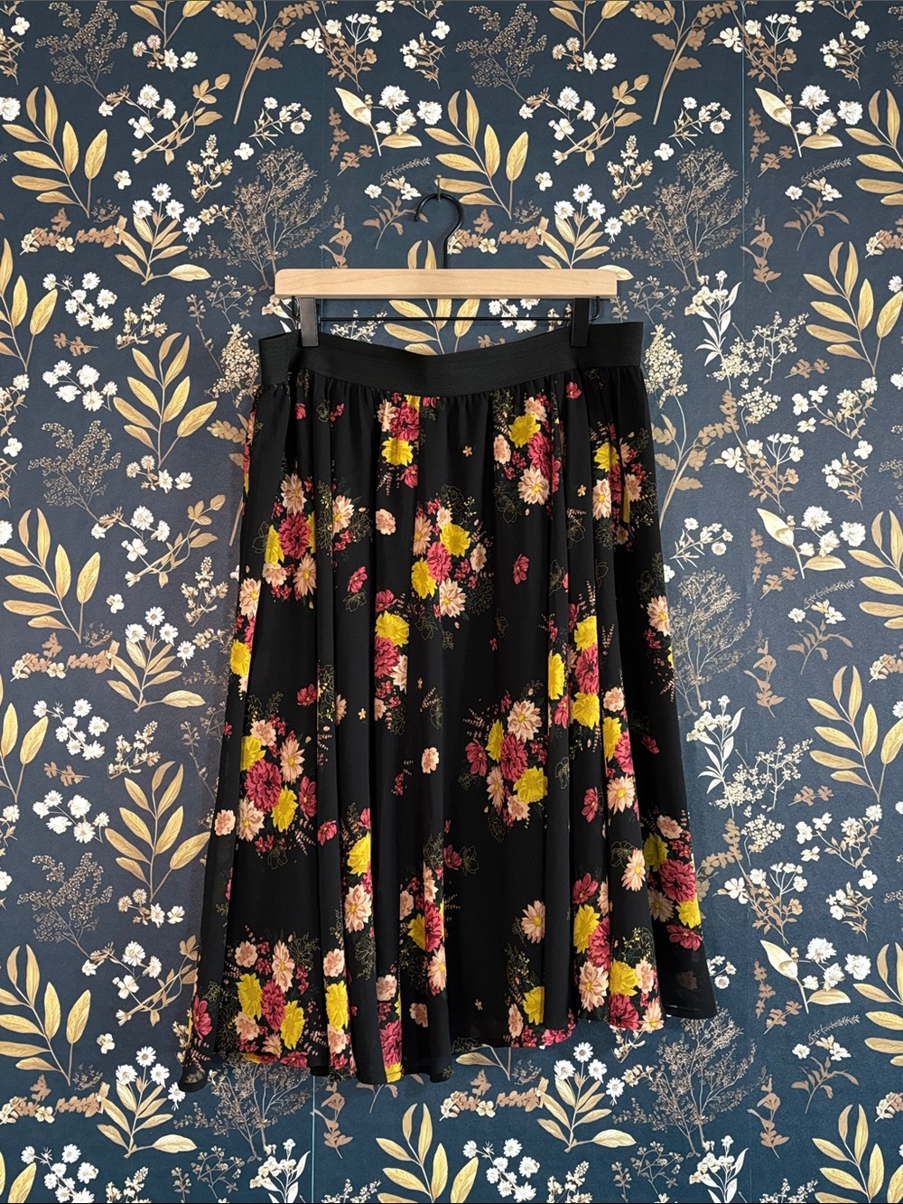 Torrid Black Floral Midi Skirt with Pink & Yellow Blooms Flowers Size 1/2